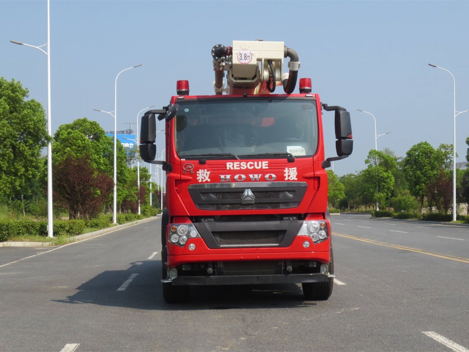 32米舉高噴射消防車(chē)圖片