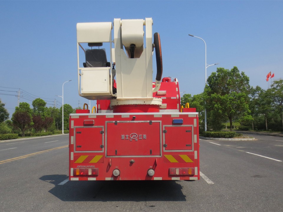 32米舉高噴射消防車(chē)圖片